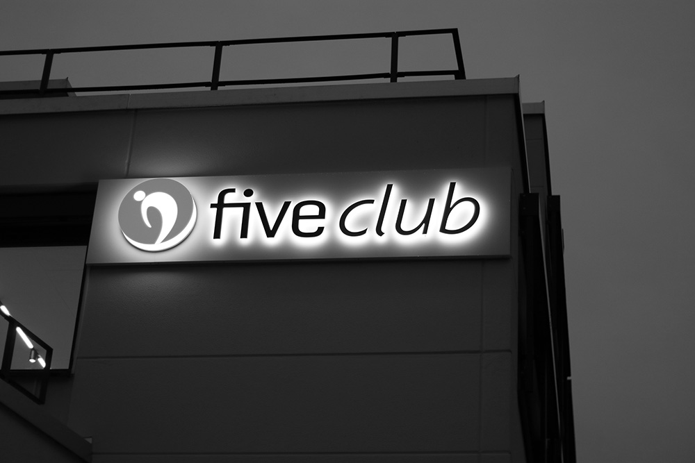 Leuchtwerbung five club Nürtingen five club fitness Nürtingen